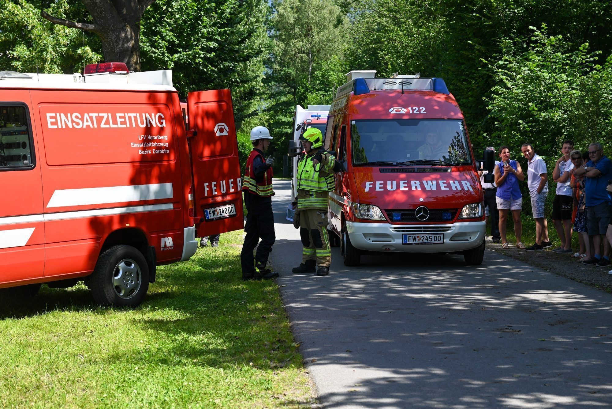 13 Feuerwehrautos, 60 Jugendliche und 25 Betreuer waren an diesem Nachmittag im Einsatz.