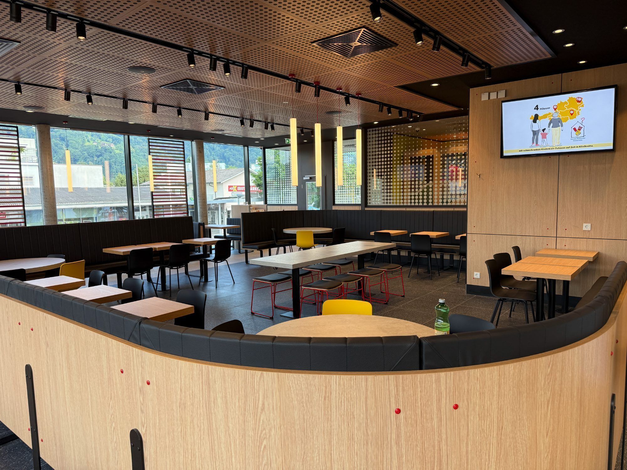188 Sitzplätze bietet das neue McDonald´s Restaurant in Dornbirn