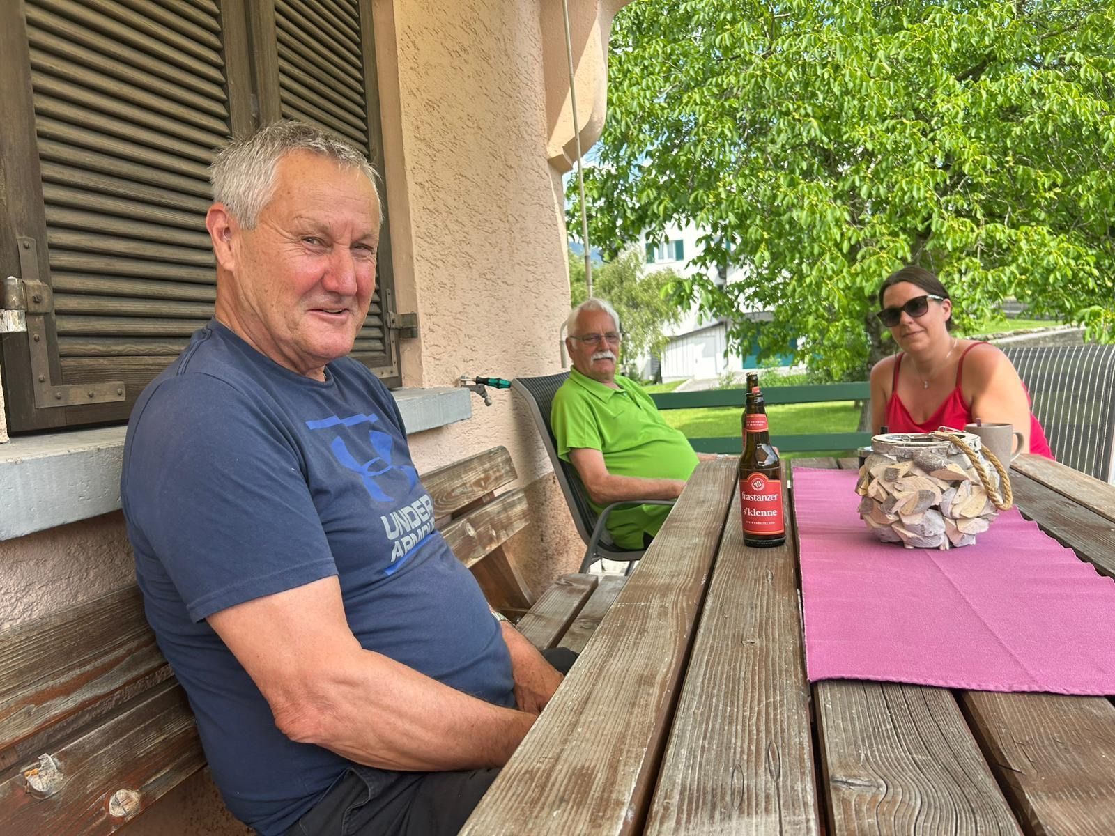 Ein kühles Bier im Schatten bei Familie Hosp.