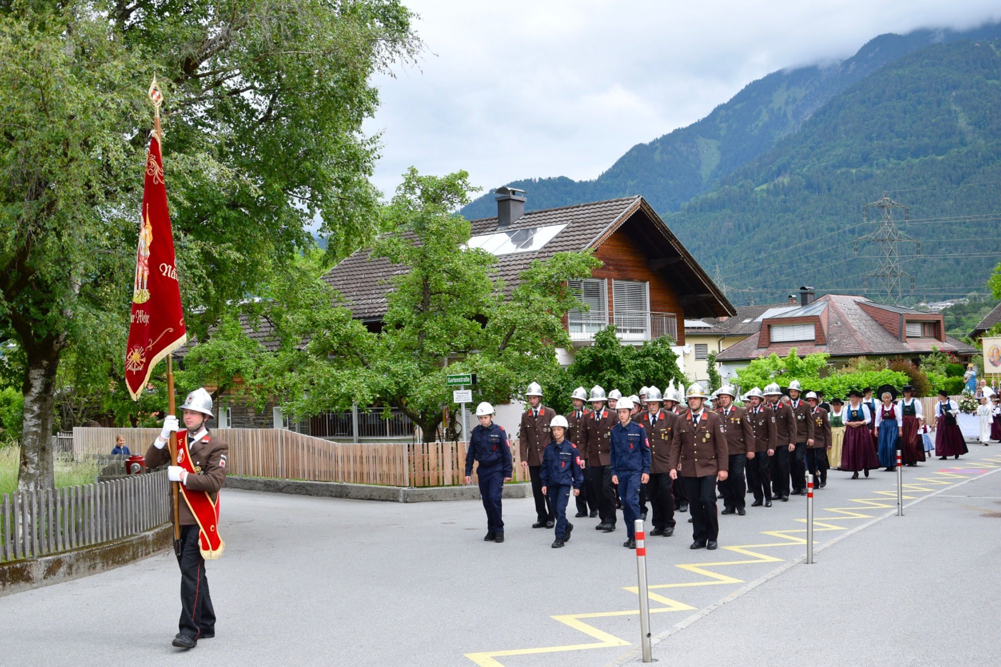 Jedes Jahr bei der Fronleichnamsprozession dabei ist die Feuerwehr Bürs.