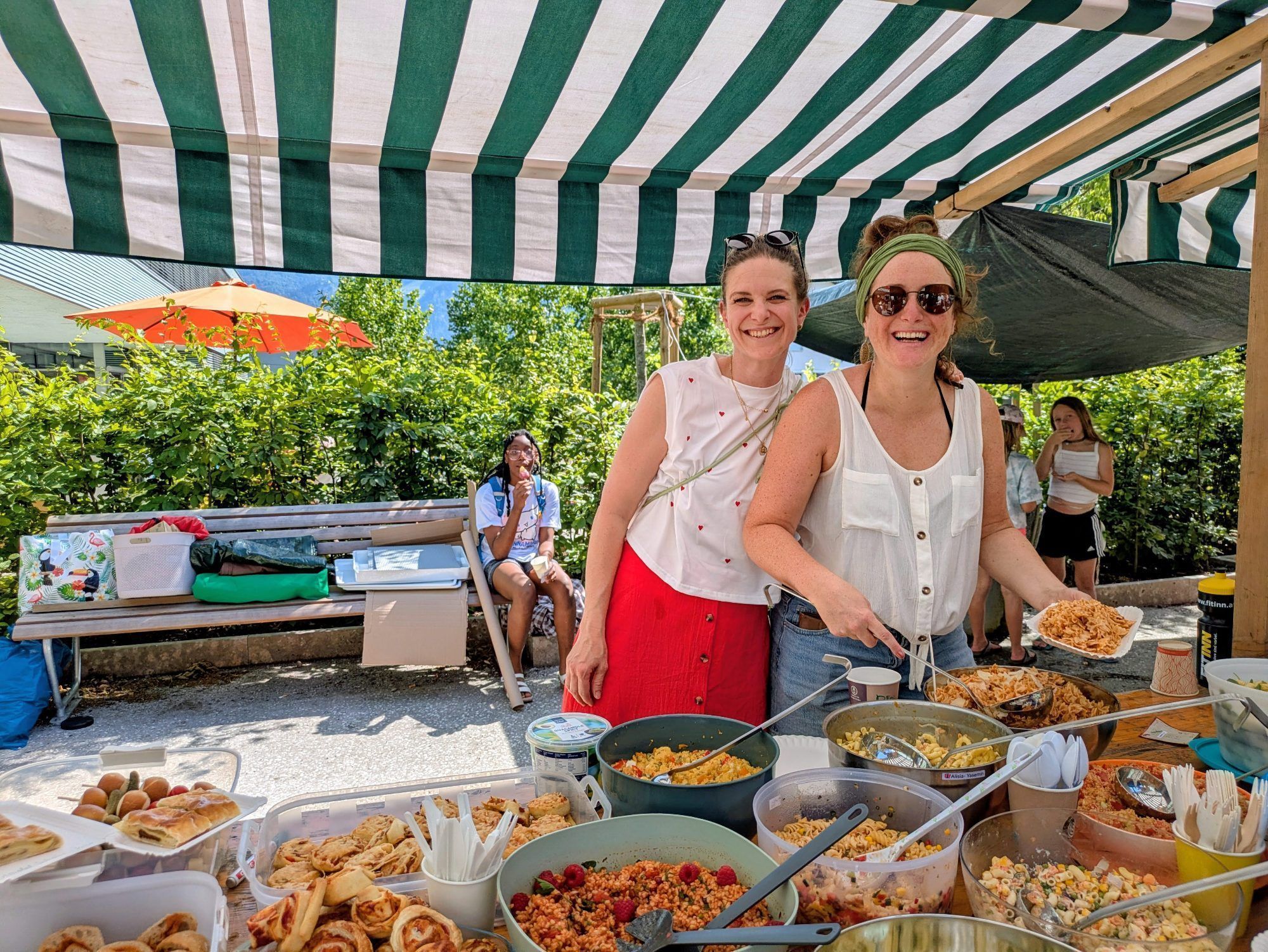 Der Elternverein sorgte mit einem vielfältigen Buffet für das leibliche Wohl der Gäste.