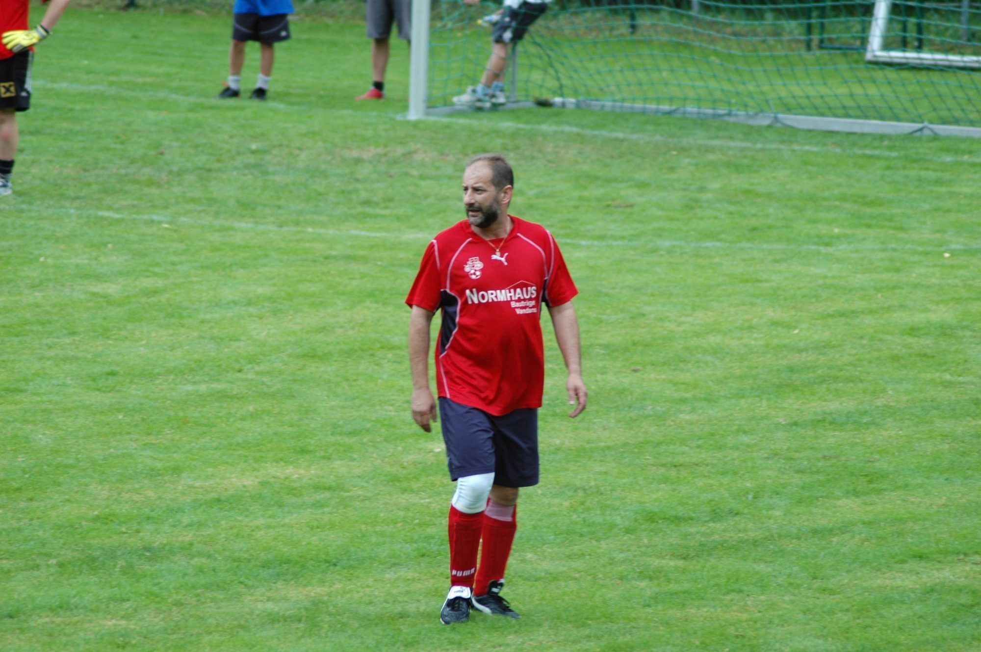 Früher zeigte er sein Können auch beim Fußball.