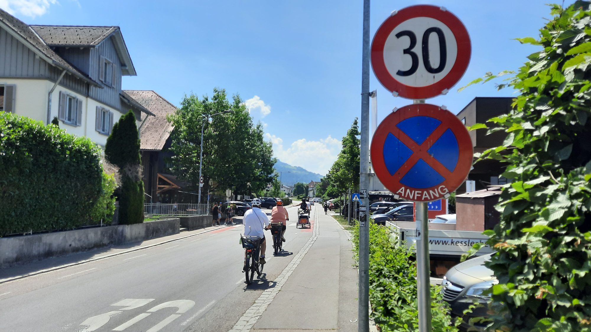 Die Ziegelbachstraße - besonders der Bereich zwischen Sparmarkt und dem Unternehmen Prinz - bildet während den Baumaßnahmen zum Schulcampus einen Hotspots.