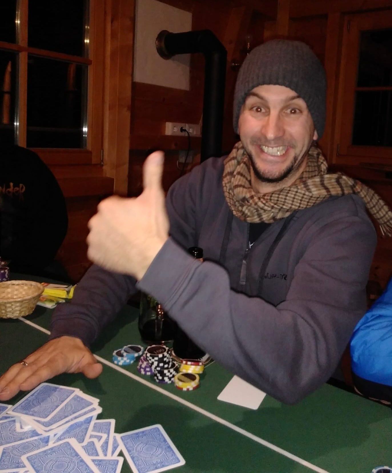 Gegen eine lustige Pokerrunde mit Freunden hatte Tino nie etwas einzuwenden.