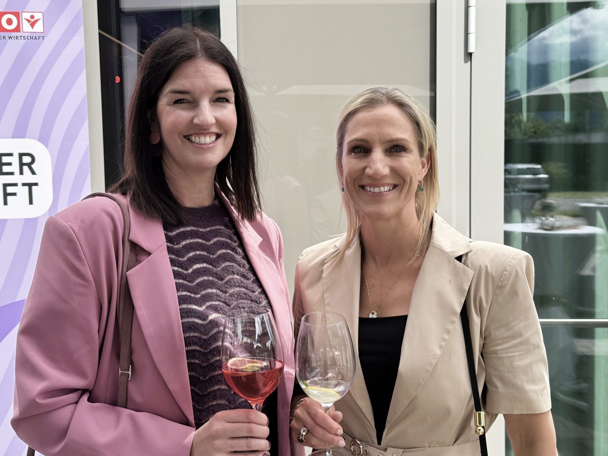 Bezirkssprecherinnen: Veronika Maretic-Hinteregger und Désirée Riedlsperger.