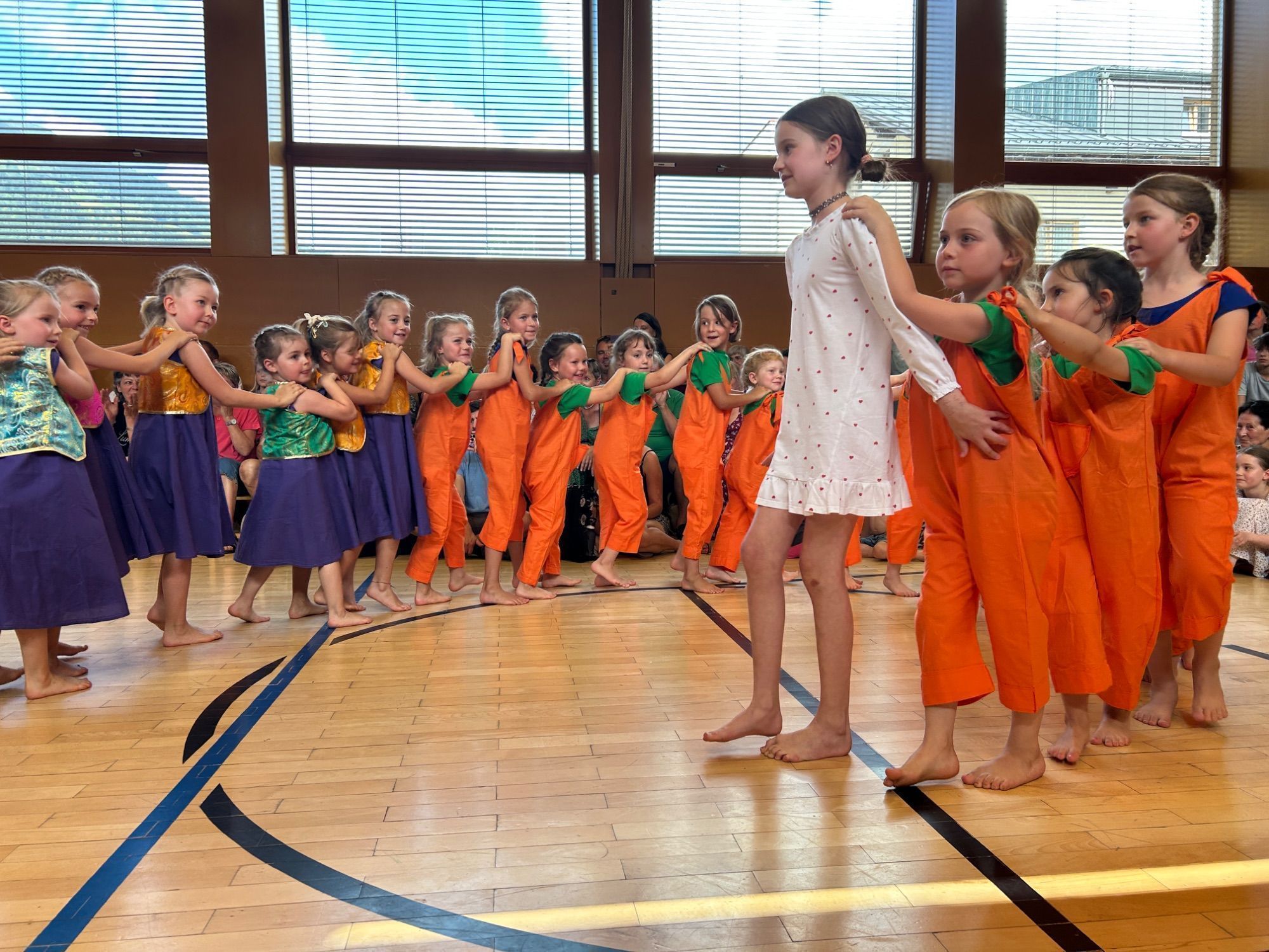Impressionen der Tanzaufführung der Kleinsten der Musikschule Montafon (Bildergalerie)