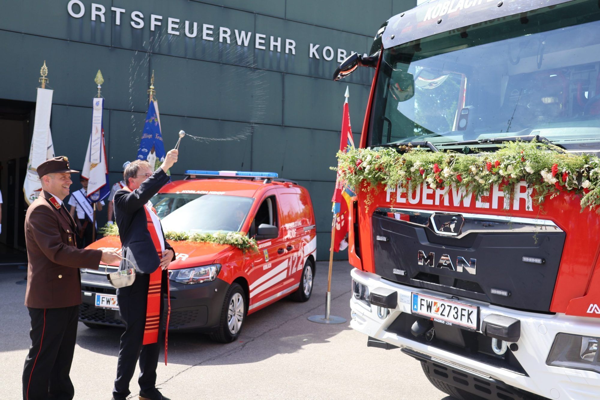 Koblacher Feuerwehr segnet neue Fahrzeuge