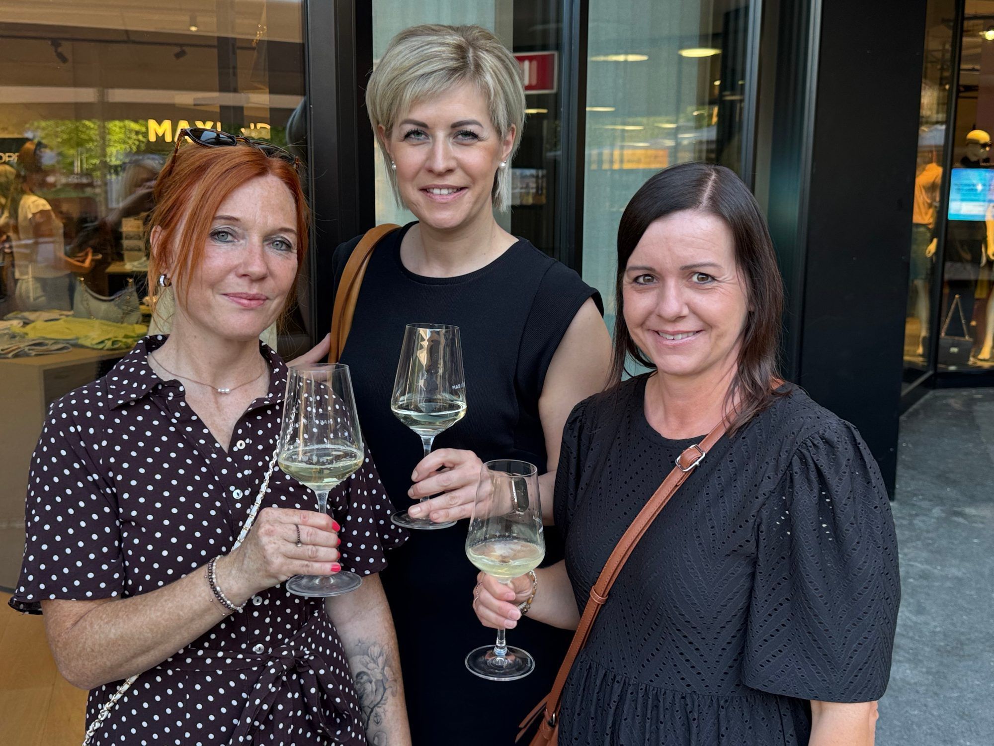 Shopping und Prosecco: Sabine Peter, Sabine Kasper und Nadine Lampert.