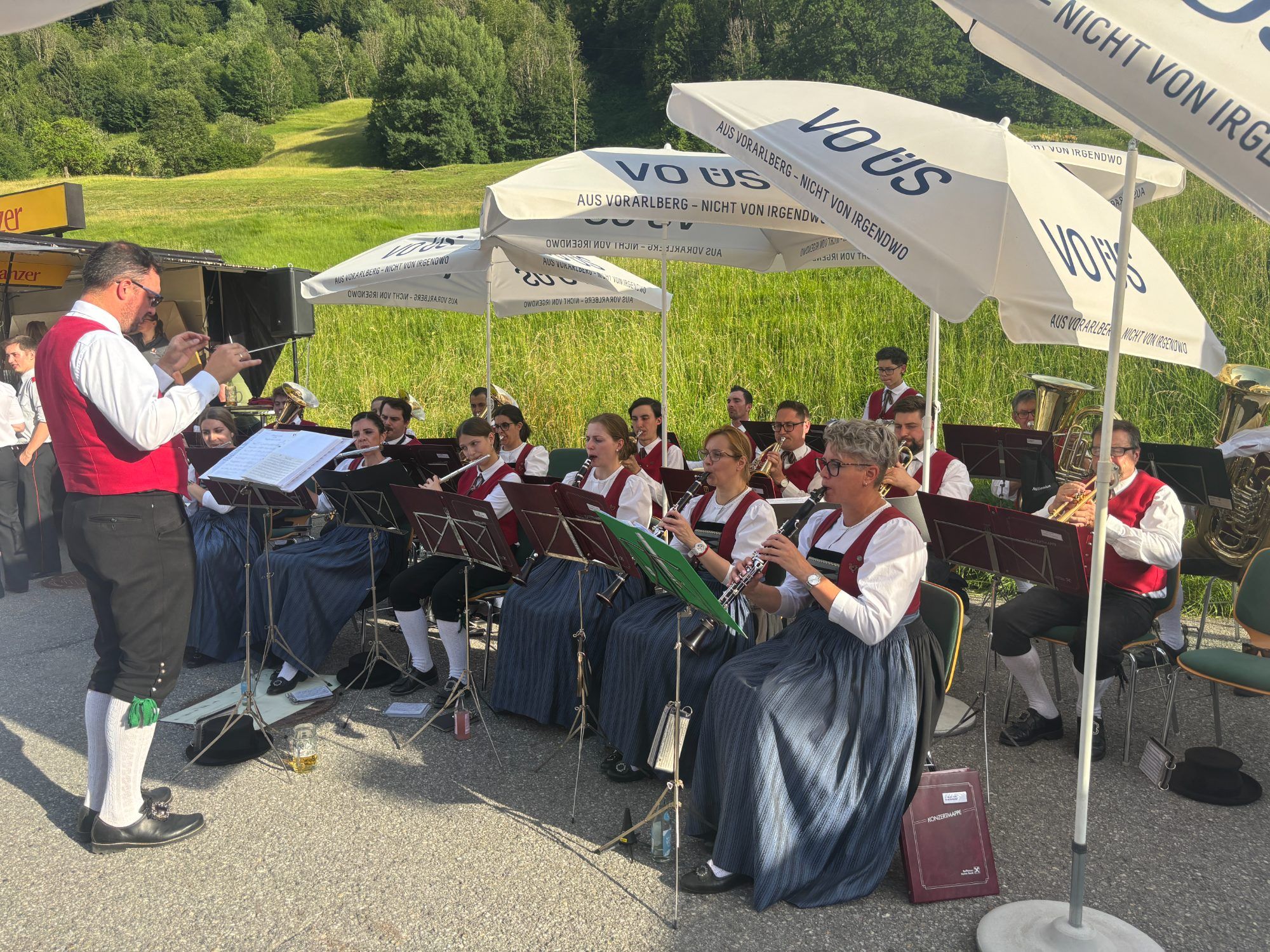 Die Harmoniemusik gratulierte musikalisch.