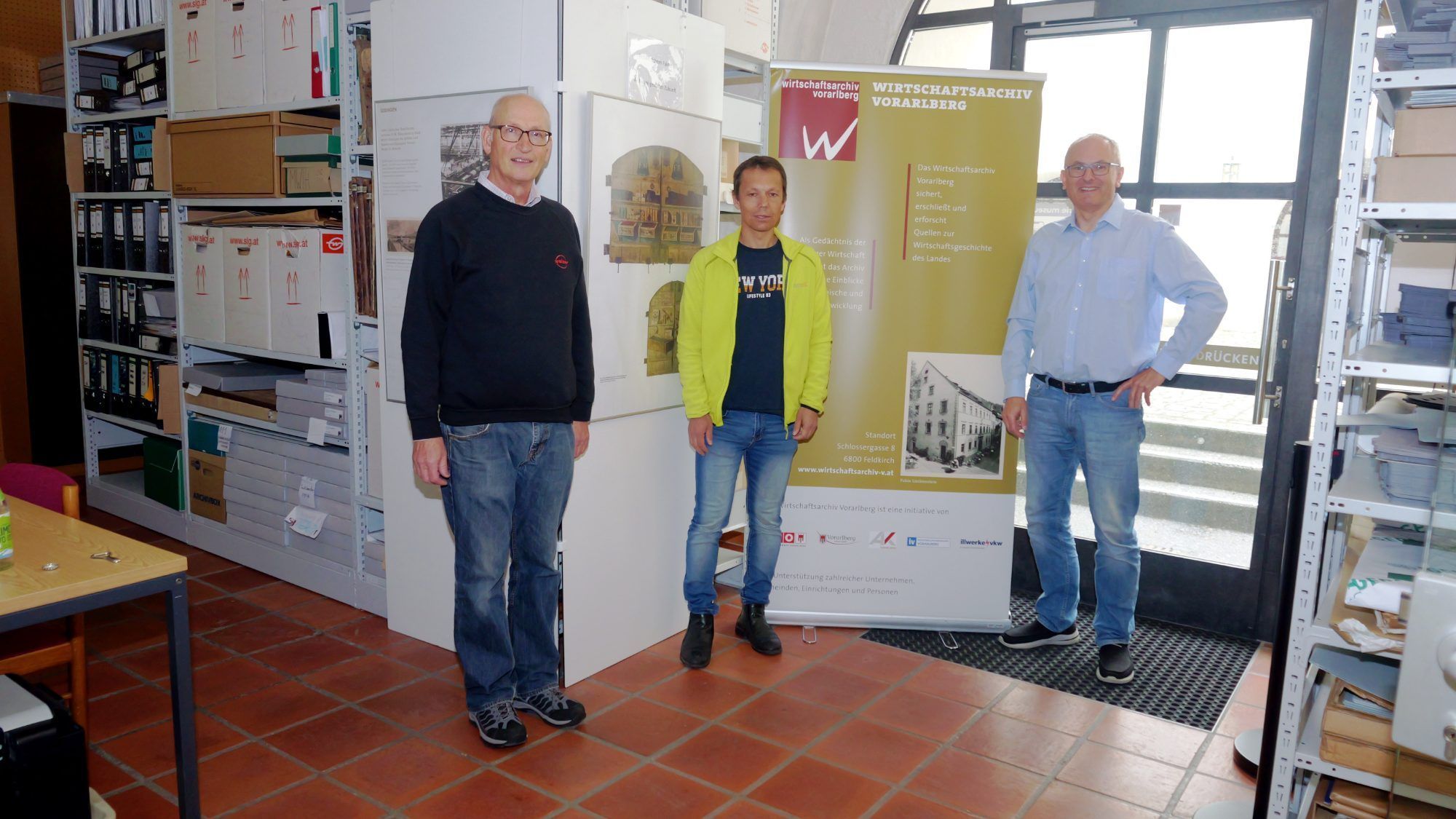 Dr. Thomas Wanger, Dr. Christian Feuerstein und Dr. Gerhard Siegl dokumentieren Wirtschaftsgeschichte im Wirtschaftsarchiv.