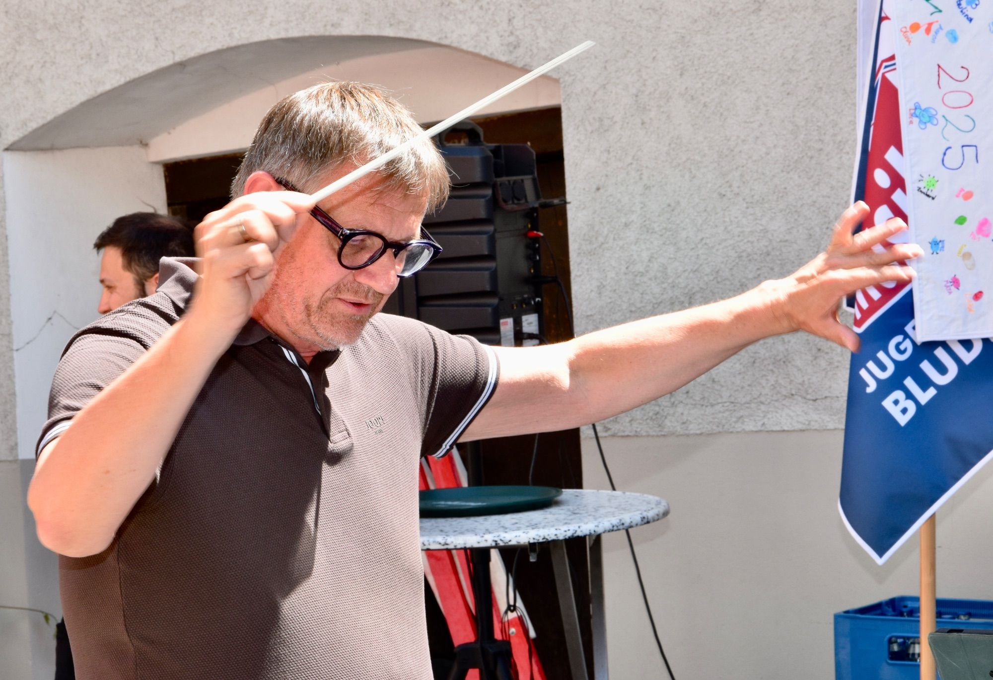 Festbegleiter der Harmoniemusik Bürs: Bundesrat Christoph Thoma, der den Verein auch dirigieren durfte.