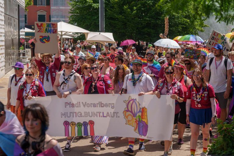 Christopher Street Day in Bildern: Bunte Parade durch Bregenz