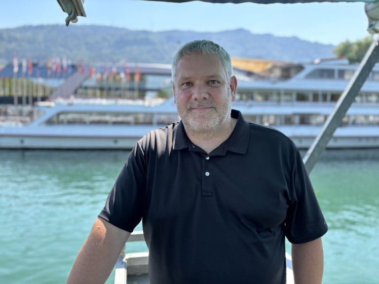 Die Leute bleiben stehen und schauen: Dieses Boot ist die aktuelle Attraktion im Bregenzer Hafen