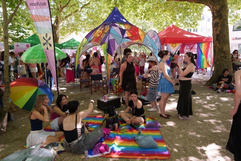 Christopher Street Day in Bildern: Bunte Parade durch Bregenz