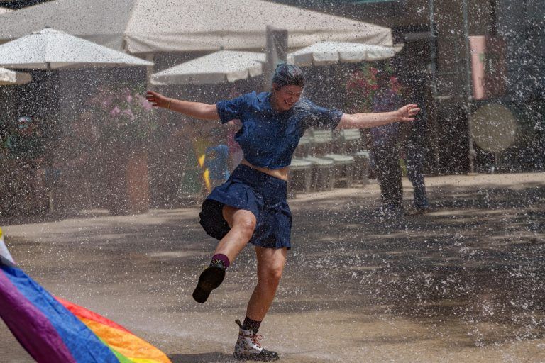 Christopher Street Day in Bildern: Bunte Parade durch Bregenz