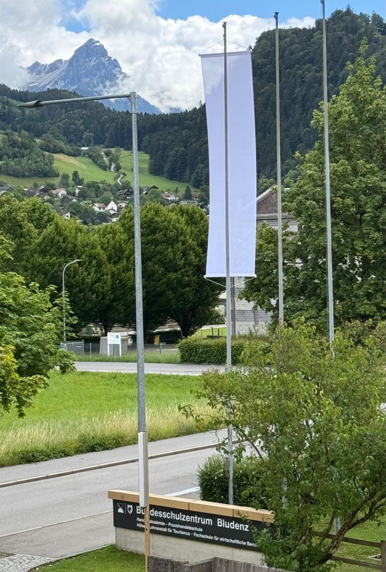 weiße_Fahne_06-2026.jpg