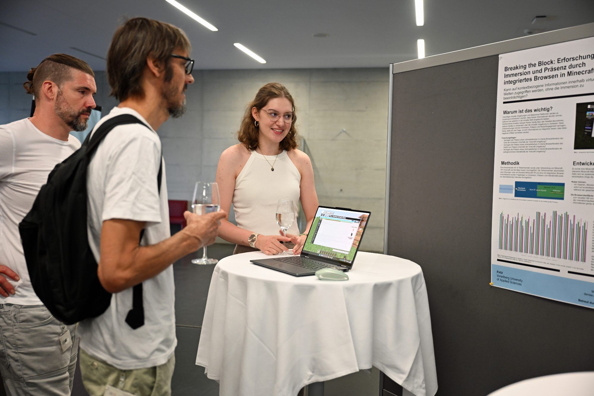 Bachelor- und Masterstudierende der Studiengänge Software Engineering und Digital Innovation präsentierten ihre Arbeiten.