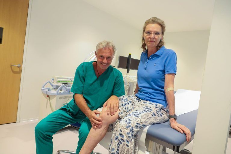 Hilfe aus dem Bauchfett für marode Kniegelenke