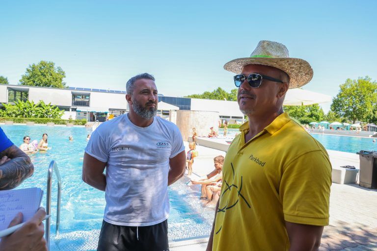Securitys greifen durch: Wenn im Freibad nur noch der Rauswurf hilft