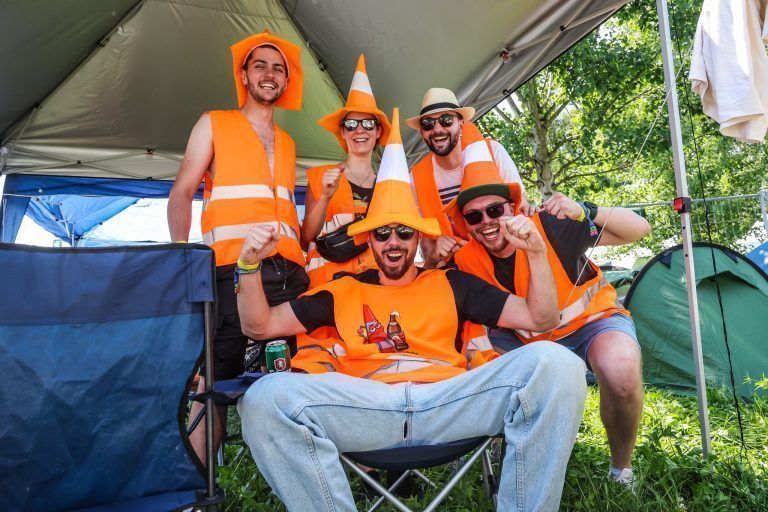 "Lieber Hitze als tagelanger Regen" – Sonne statt Schlamm zum Festivalauftakt