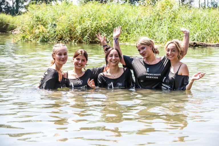"Lieber Hitze als tagelanger Regen" – Sonne statt Schlamm zum Festivalauftakt