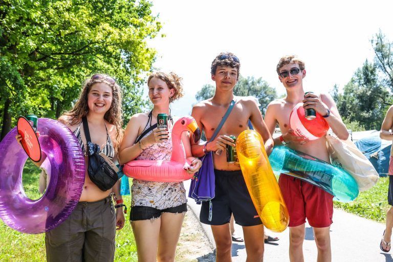 "Lieber Hitze als tagelanger Regen" – Sonne statt Schlamm zum Festivalauftakt