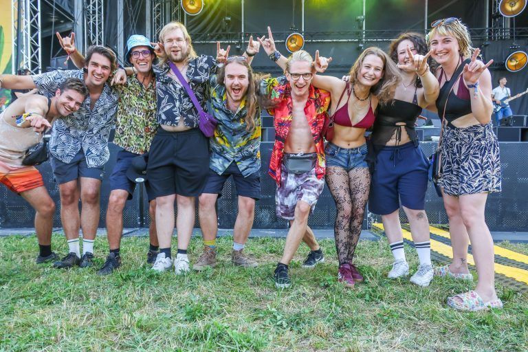 "Lieber Hitze als tagelanger Regen" – Sonne statt Schlamm zum Festivalauftakt