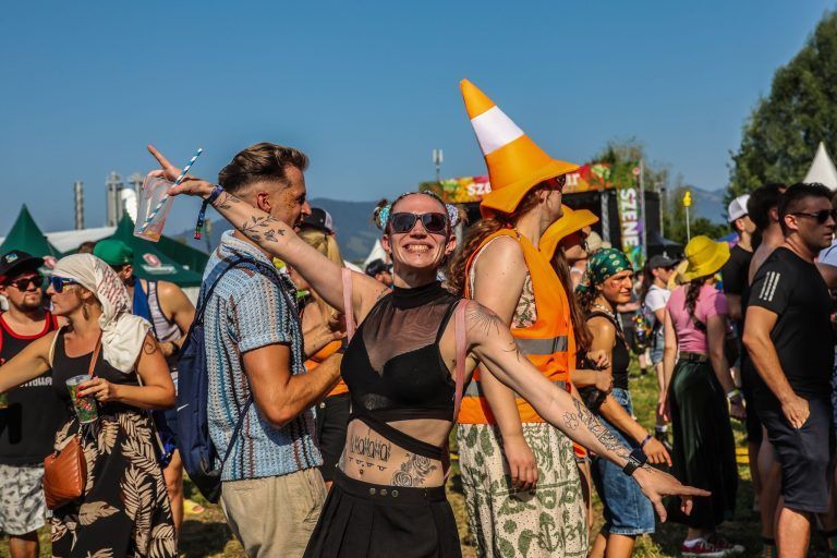 "Lieber Hitze als tagelanger Regen" – Sonne statt Schlamm zum Festivalauftakt