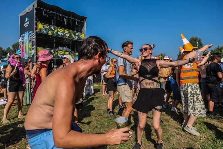 "Lieber Hitze als tagelanger Regen" – Sonne statt Schlamm zum Festivalauftakt