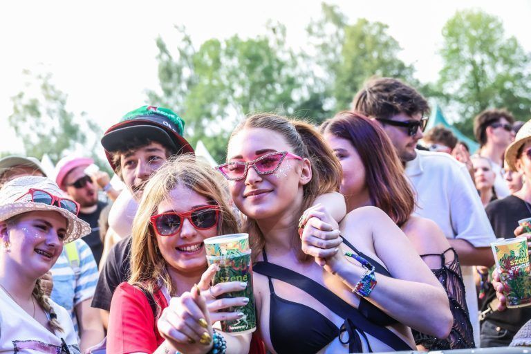 "Lieber Hitze als tagelanger Regen" – Sonne statt Schlamm zum Festivalauftakt