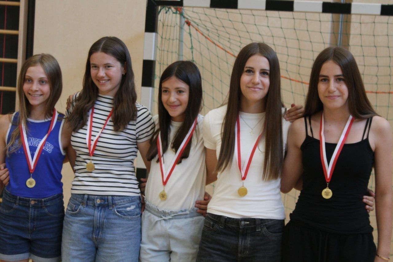 Maja, Nina, Valentina, Lea, Liah.