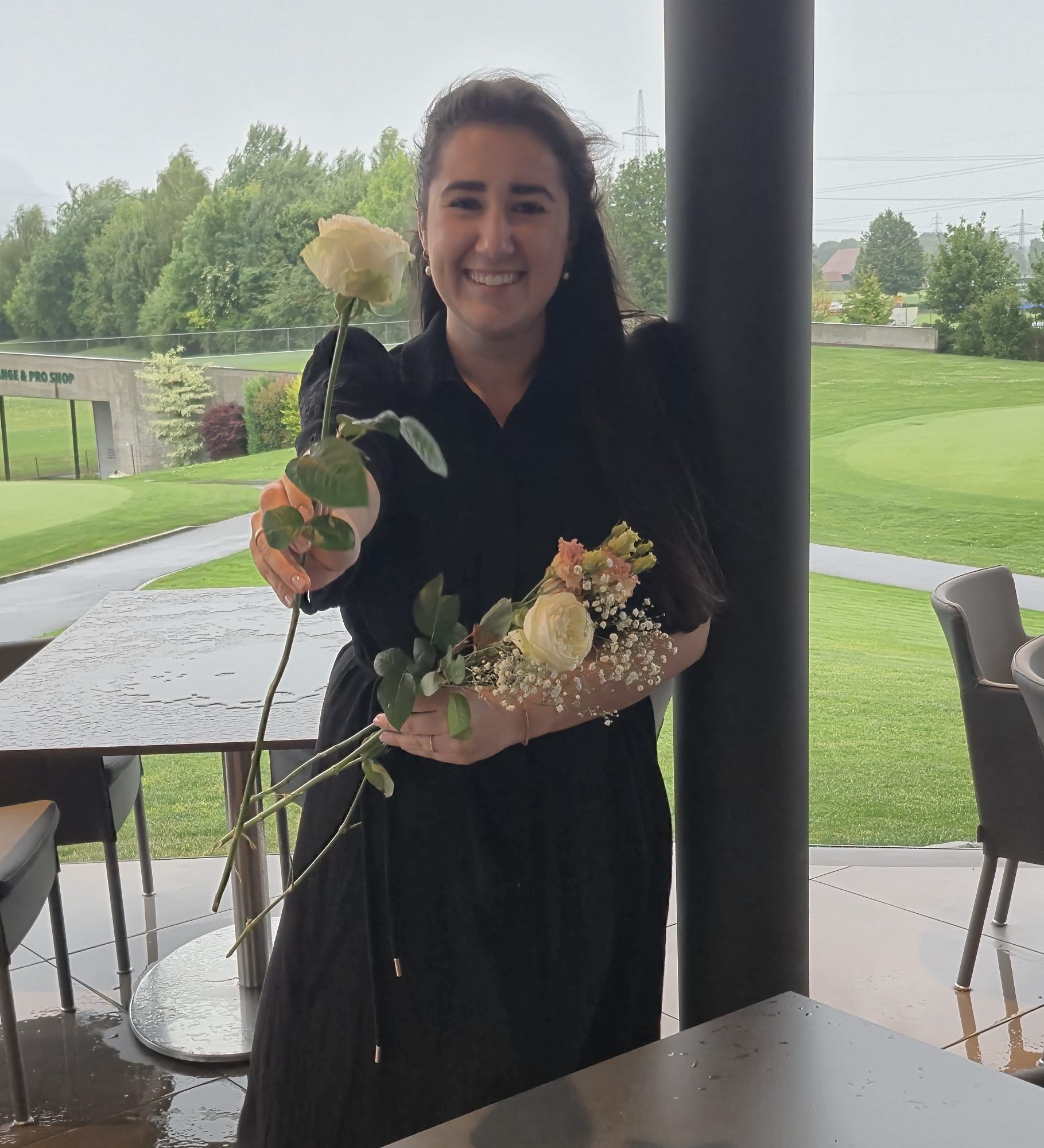 Léonie plant für die Zukunft eine Floristik-Ausbildung. Und sie will auch künftig in beiden Jobs aktiv sein. JH