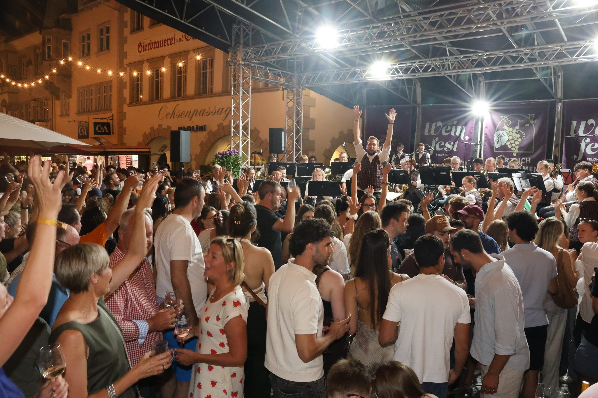 Genuss und Geselligkeit beim Weinfest