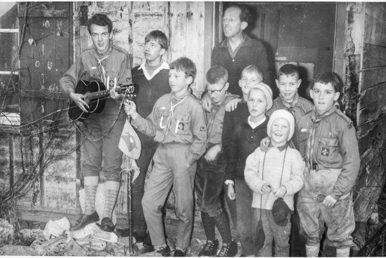 1963 vor dem Pfadiheim.jpg