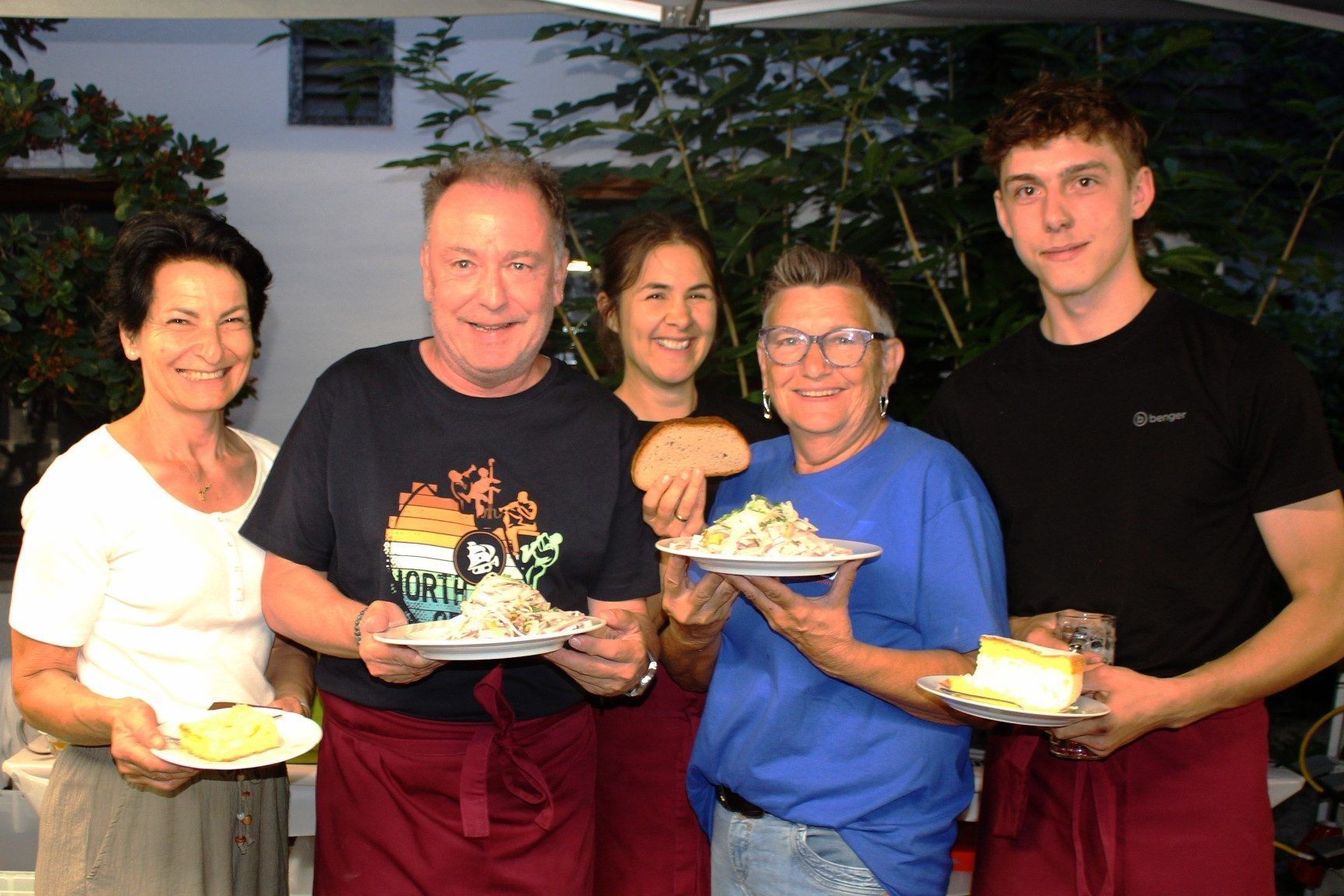 „Unereschöpflich“ war das reichhaltige Kuchenbuffet für „Süßler“.