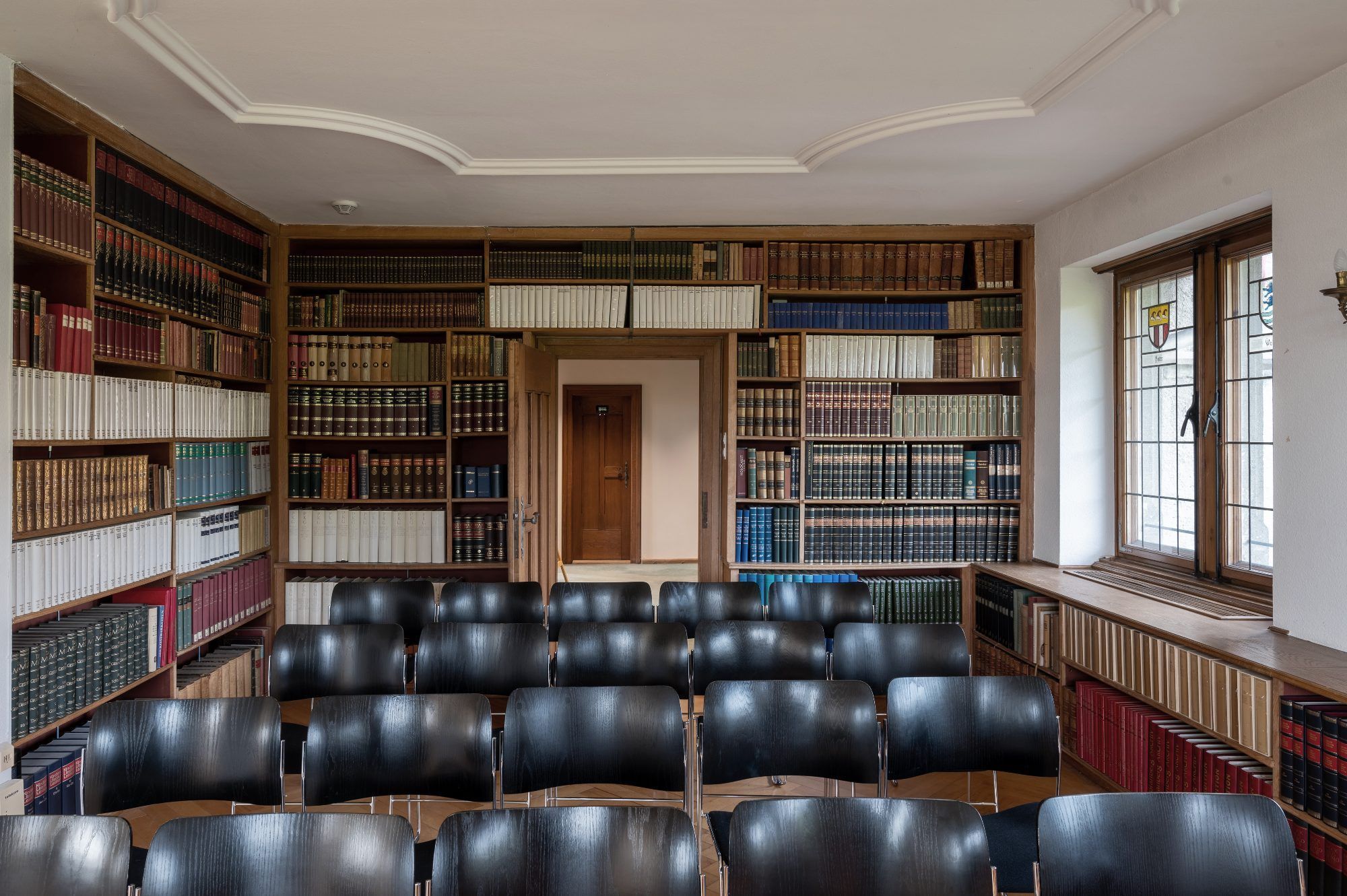 Die Bibliothek zählt zu den eindrucksvollsten Räumen von Schloss Wolfurt. ©Philipp Salzgeber