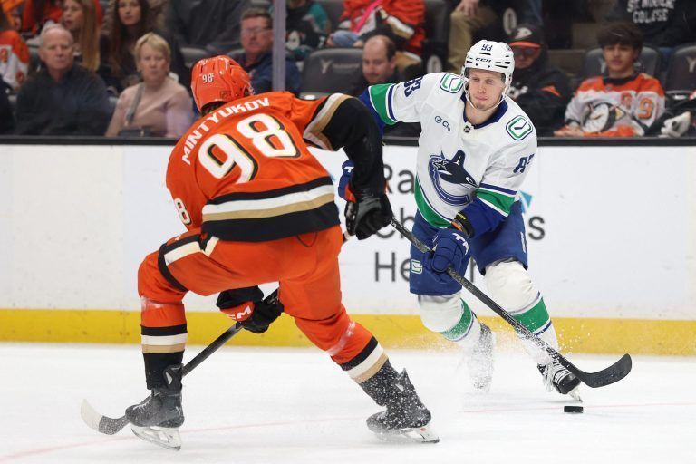 HKN-HKO-SPO-VANCOUVER-CANUCKS-V-ANAHEIM-DUCKS