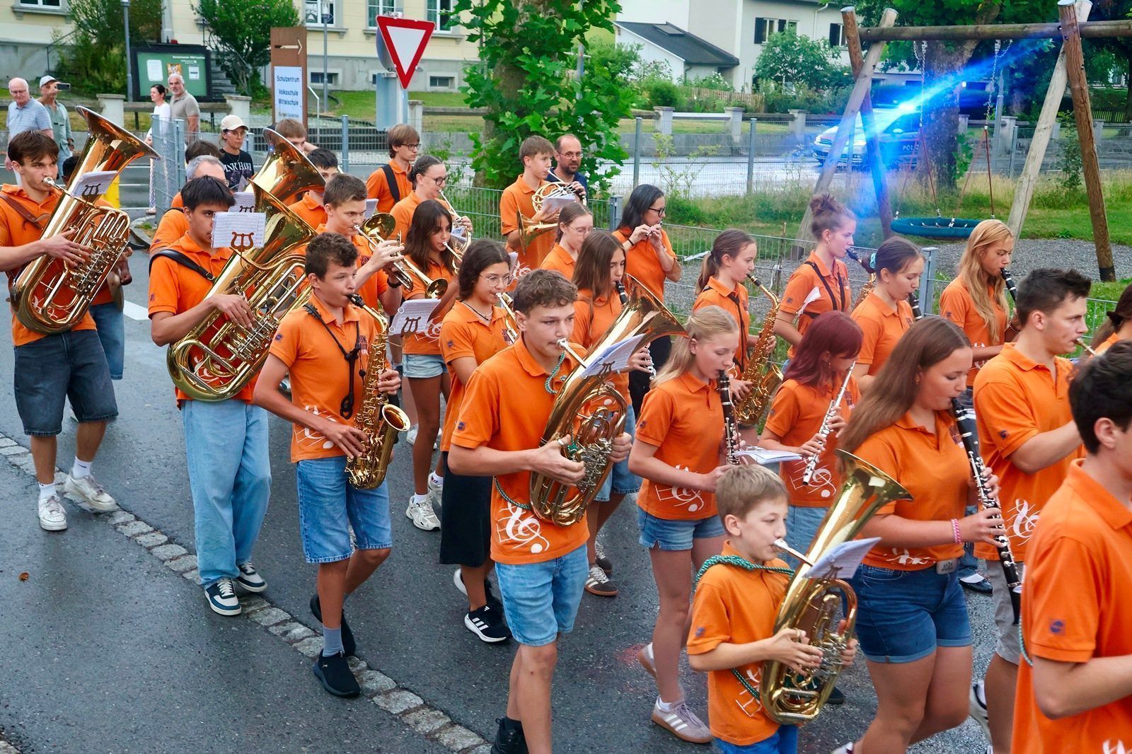Ein besonderes Highlight war der Festumzug mit den Leiblachtaler Jubiläumsjahrgängern der Jahrgänge 2006, 1996, 1986, 1976, 1966, 1956, 1946 und 1936. Im Bild die „Jungmusik Lochau“.