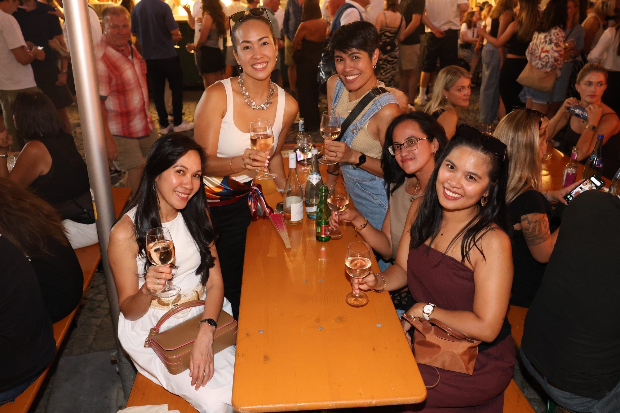 Christy, Kristel, Brenda, Sally und Majet.