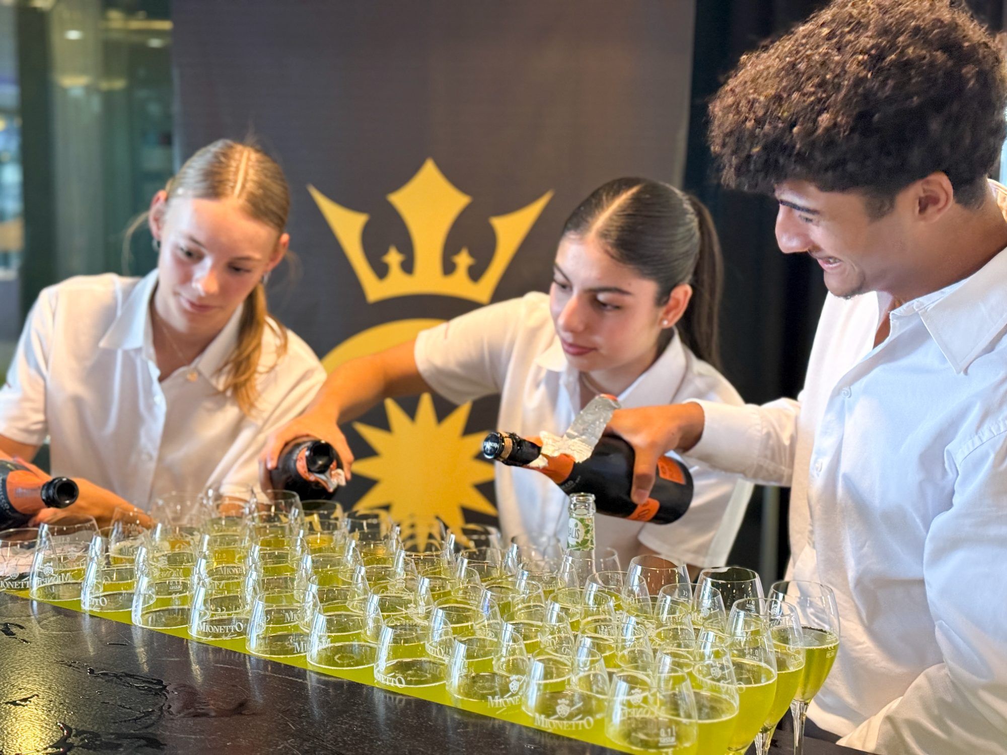 Basil Spritz (Basilikum mit Prosecco) erwartete die Besucher