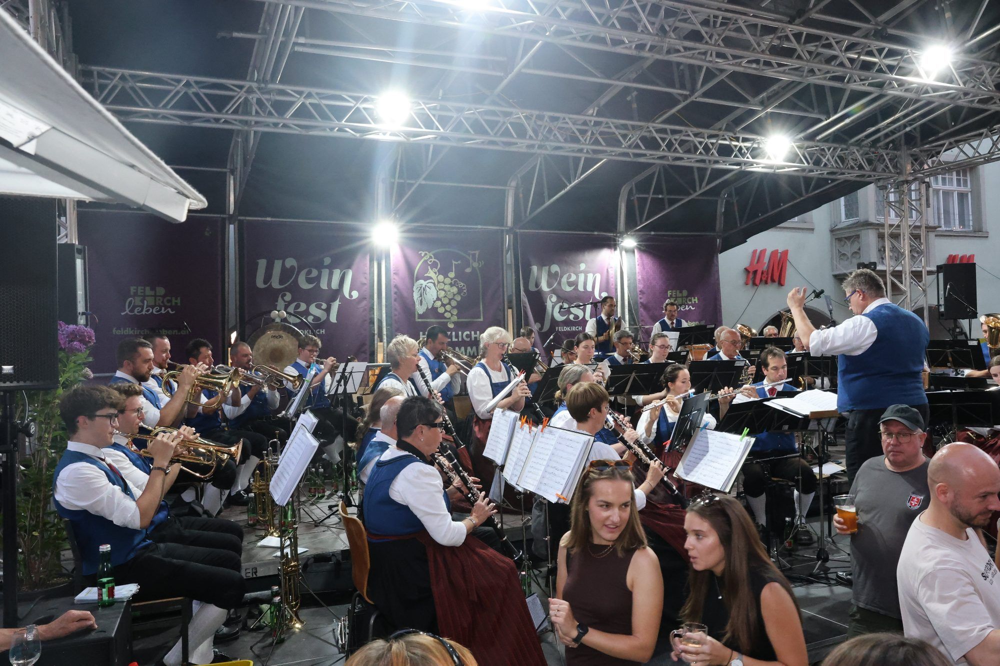 Genuss und Geselligkeit beim Weinfest