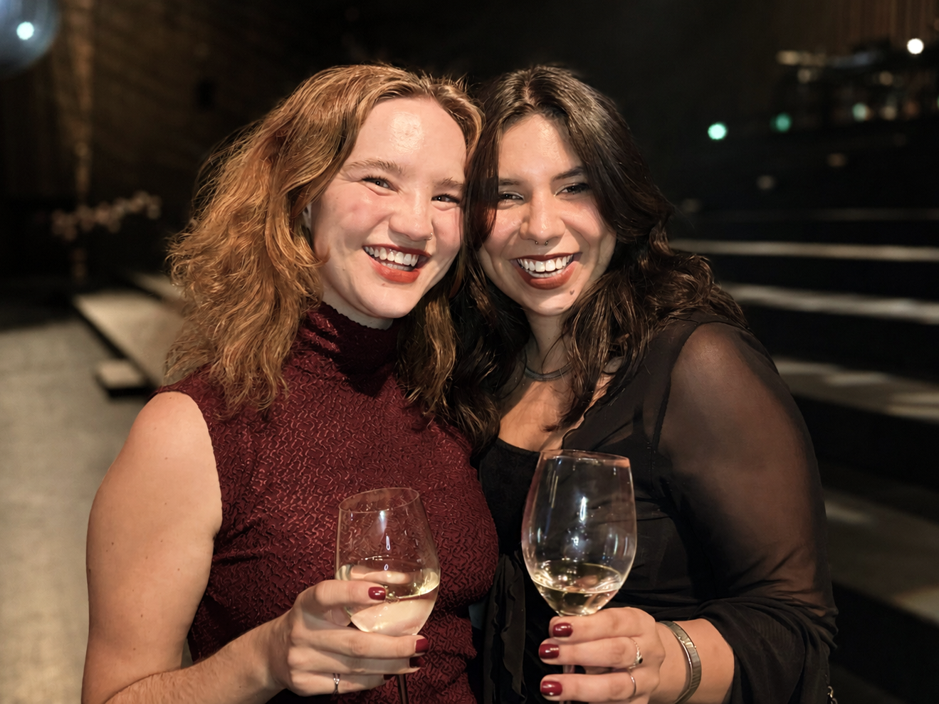 In Partystimmung: Selina Roth und Ausstatterin Diana Kanzian.
