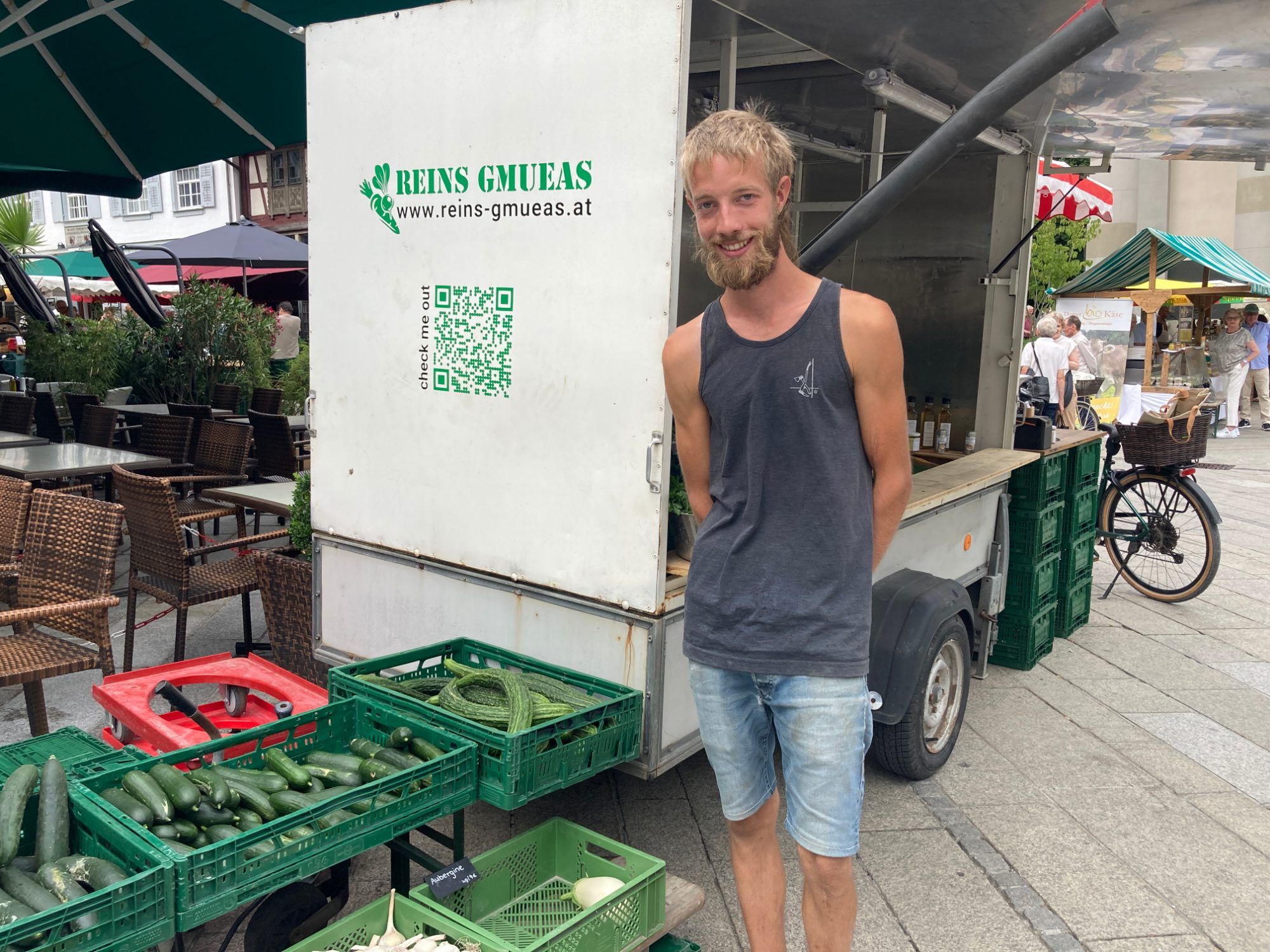 Der Wochenmarkt ist für David Rein weit mehr als Verkaufsplatz – hier schätzt er den direkten Kontakt zu seinen Stammkunden.