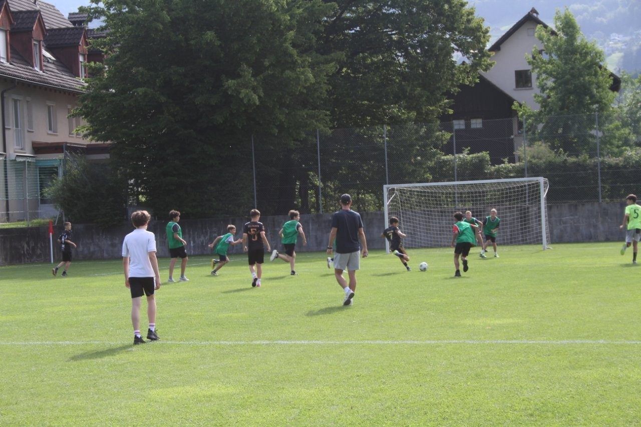 Fußball mit viel Einsatz.