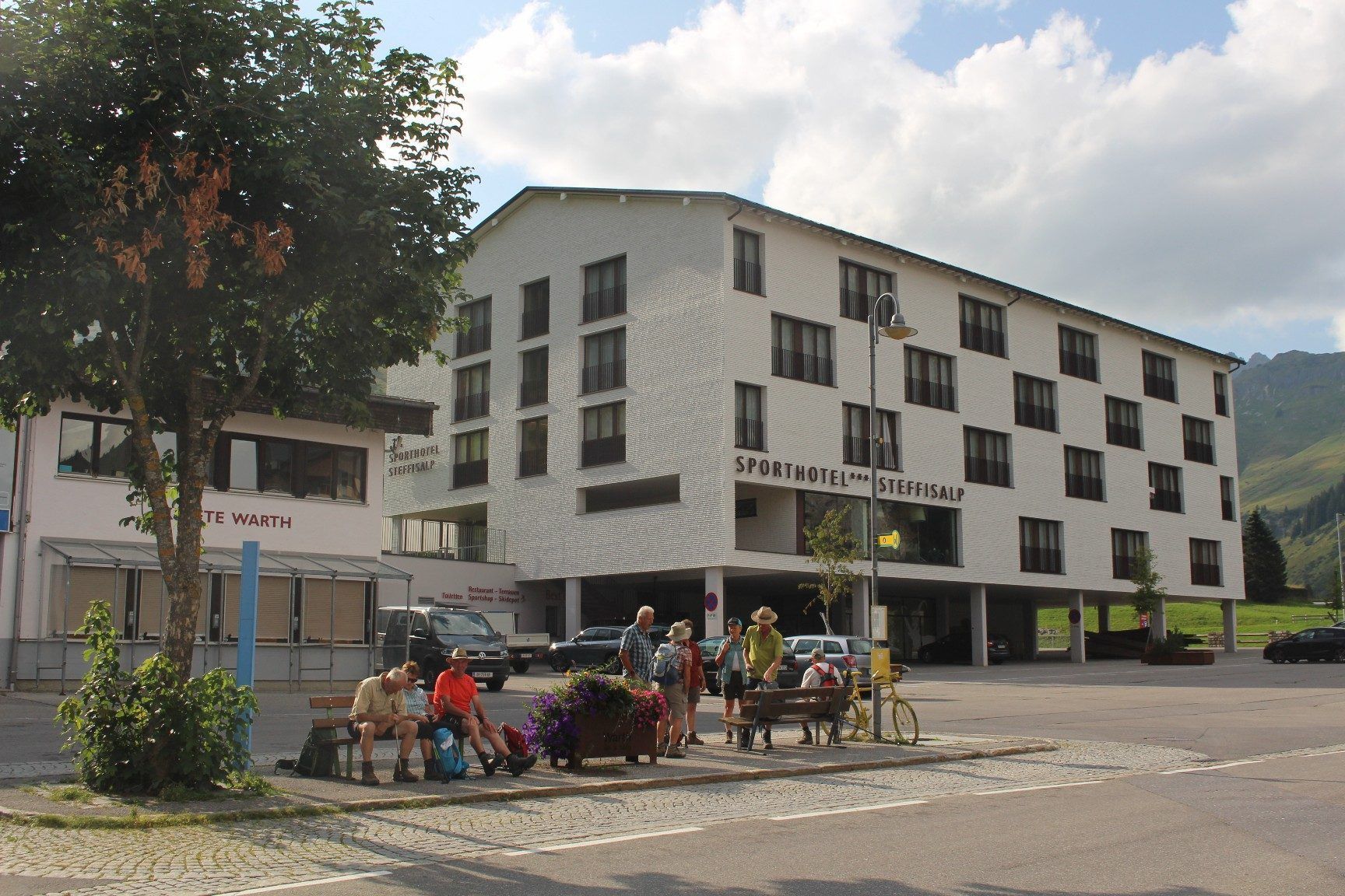 Neues gibt es indes aus der Nachbargemeinde Warth: dort hat das Hotel Steffisalpe den Besitzer gewechselt. STP