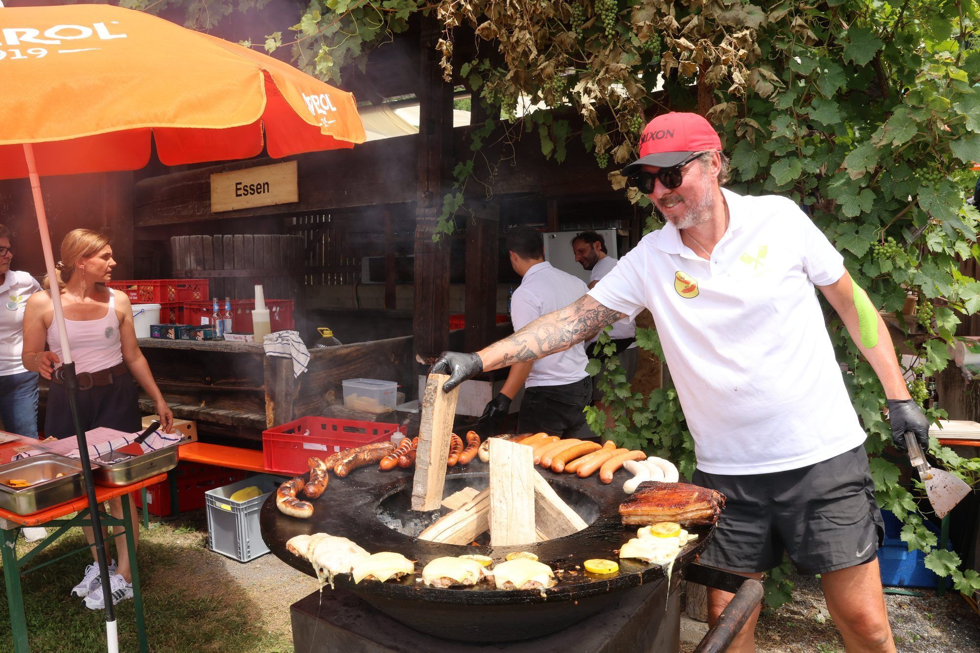 Blühstreifen und Fest in "Pfarrers Bühel"
