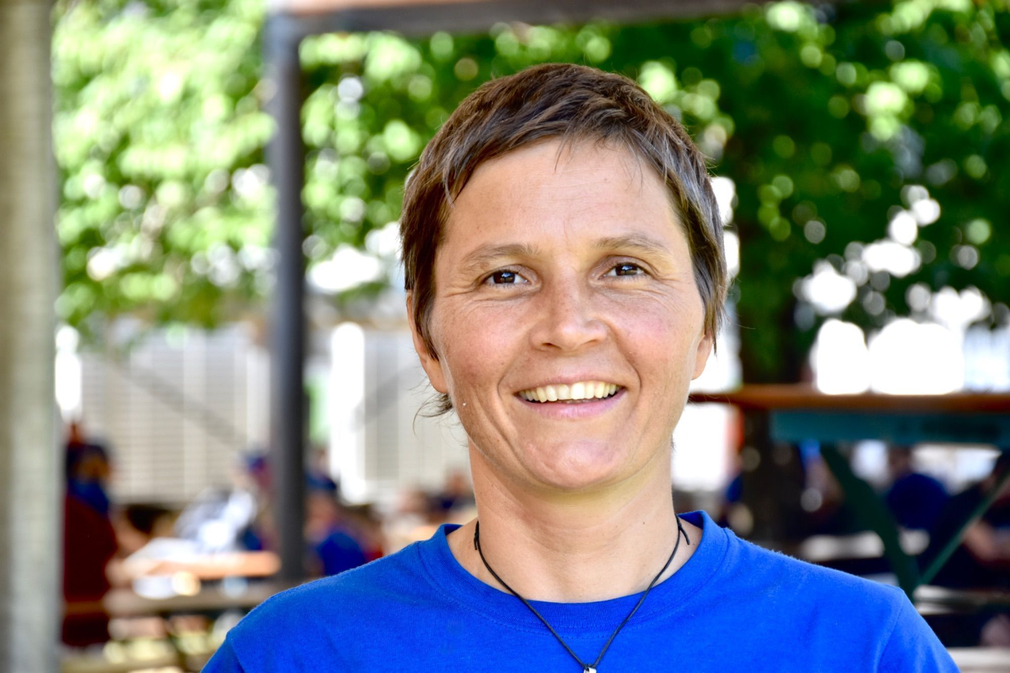 Festumzug und Fahneneinzug in das Festzelt - eine große Freude auch für die glückliche Koblacher Kapellmeisterin Angela Palfrader sowie Gerd Ströhle und Musikvereinsobmann - hier zusammen mit Festobfrau Magdalena Raffeiner.