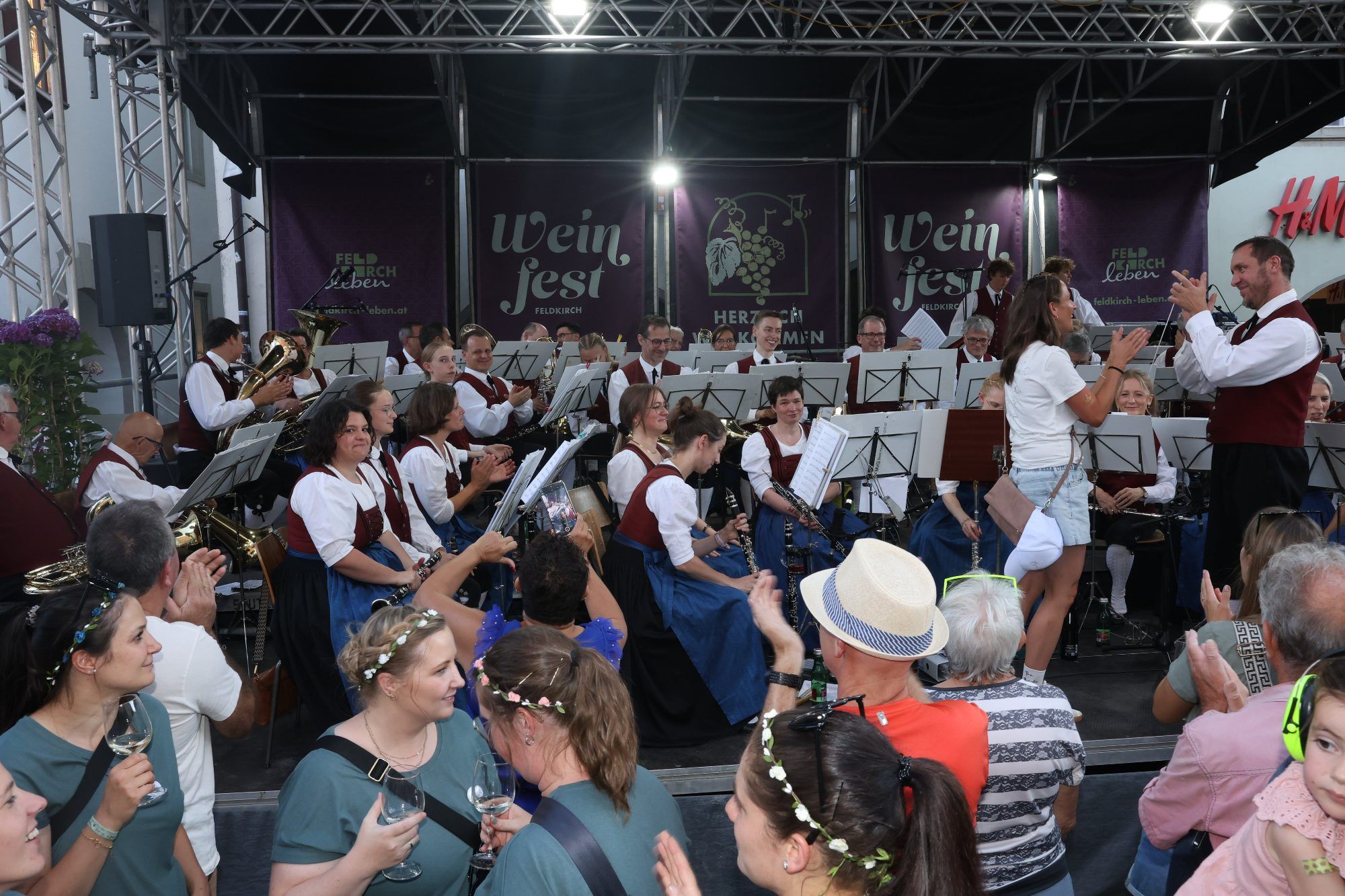 Genuss und Geselligkeit beim Weinfest
