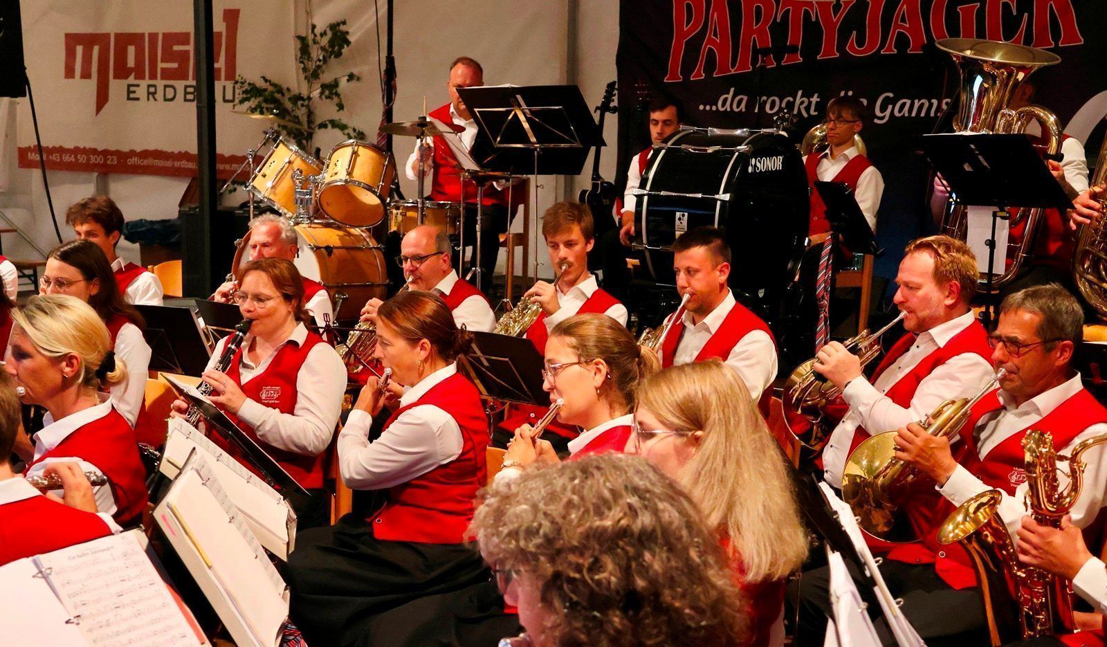 Als Gastmusik beim 52. Lochauer Dorffest – die „Stadtkapelle Weingarten“ aus Deutschland unter der Leitung von Kapellmeister Raphael Ohmayer.
