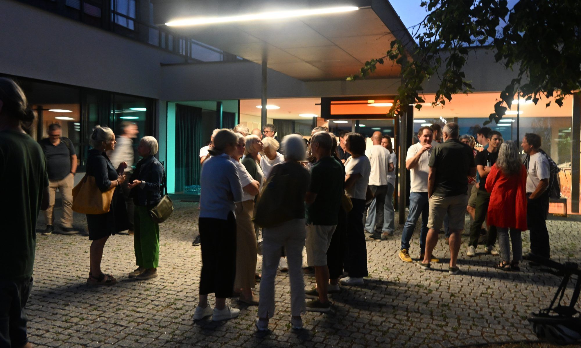 Angeregte Gespräche noch bis in die laue Nacht